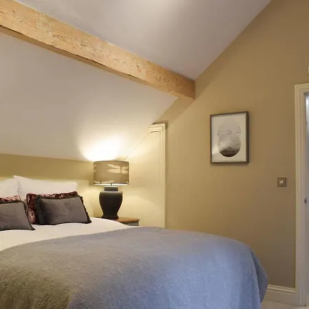 Holiday home Harlow Coach House